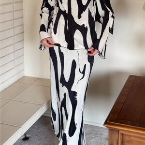 Black and White Retro Set